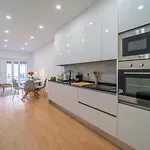 Апартаменти Bright 3br W/ 2 Baths - Near Graca & Tagus | By Airnest *