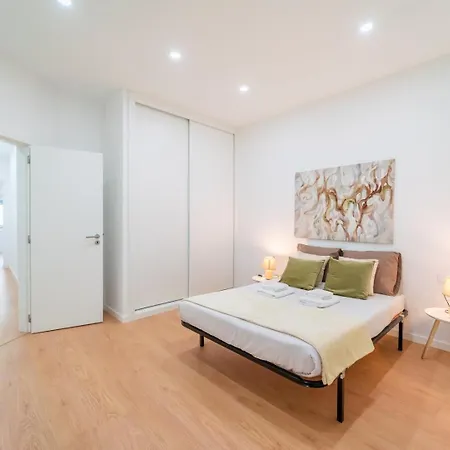 아파트 Bright 3br W/ 2 Baths - Near Graca & Tagus | By Airnest