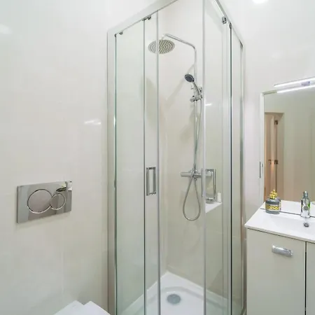 Bright 3br W/ 2 Baths - Near Graca & Tagus | By Airnest 아파트