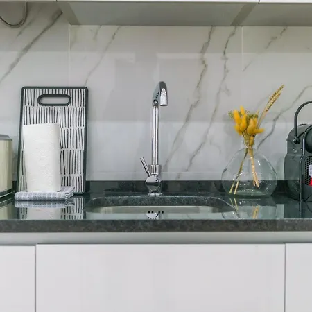 아파트 Bright 3br W/ 2 Baths - Near Graca & Tagus | By Airnest