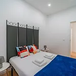 Apartment Bright 3br W/ 2 Baths - Near Graca & Tagus | By Airnest