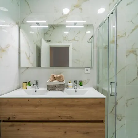 דירה Bright 3br W/ 2 Baths - Near Graca & Tagus | By Airnest ליסבון