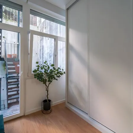 Bright 3br W/ 2 Baths - Near Graca & Tagus | By Airnest Apartment